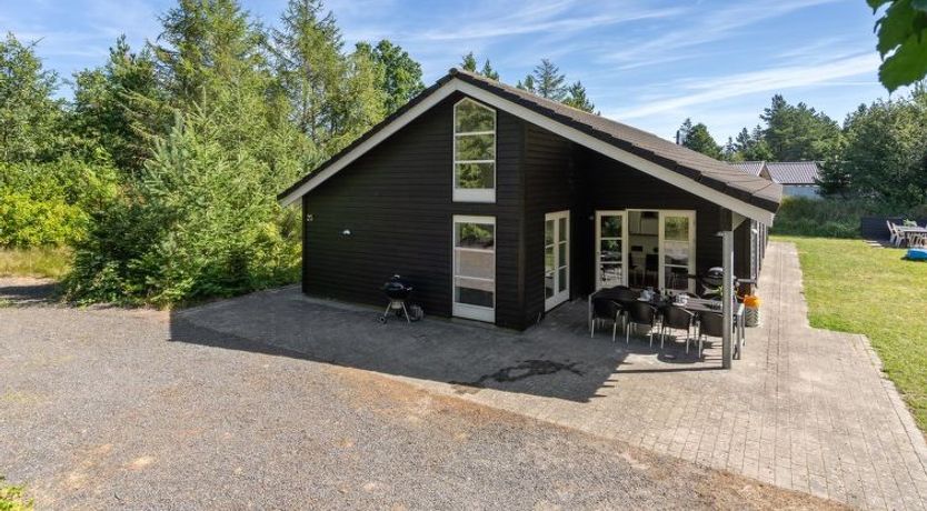 Photo of "Ralda" - 590m from the sea