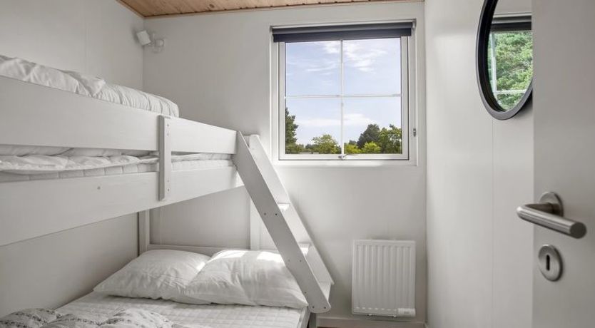 Photo of "Brun" - 900m from the sea