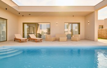 Taria Holiday Home