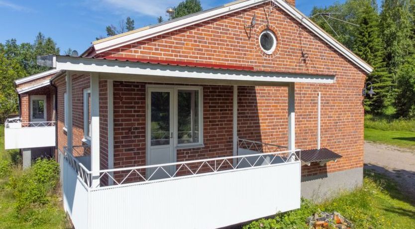 Photo of Linsell Villan