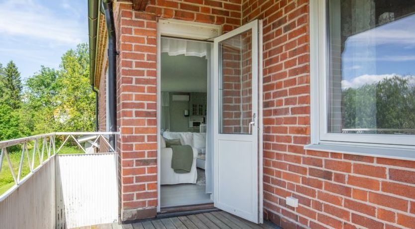 Photo of Linsell Villan