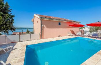 Maja Holiday Home