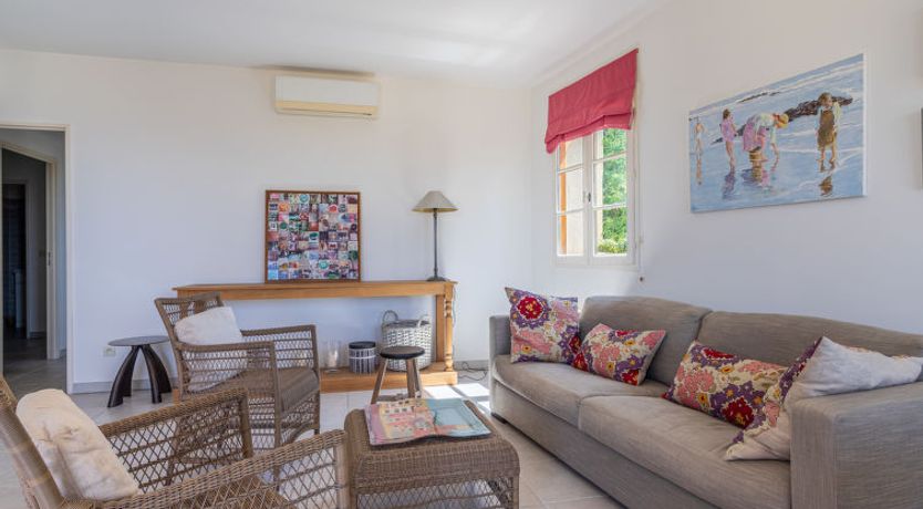 Photo of Les Terrasses de Grimaud Apartment 2