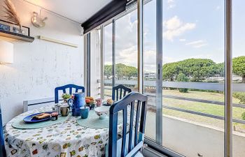 La Lagune Apartment 10 Holiday Home