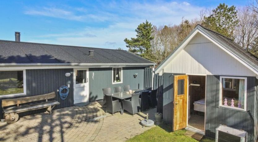 Photo of "Fridhild" - 875m from the sea