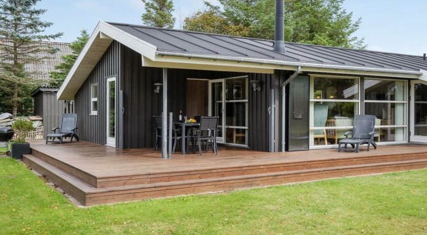 Photo of "Ønder" - 800m from the sea