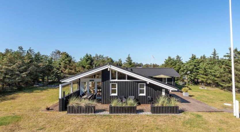 Photo of "Gun" - 450m from the sea