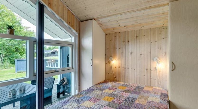 Photo of "Jarik" - 1.2km to the fjord