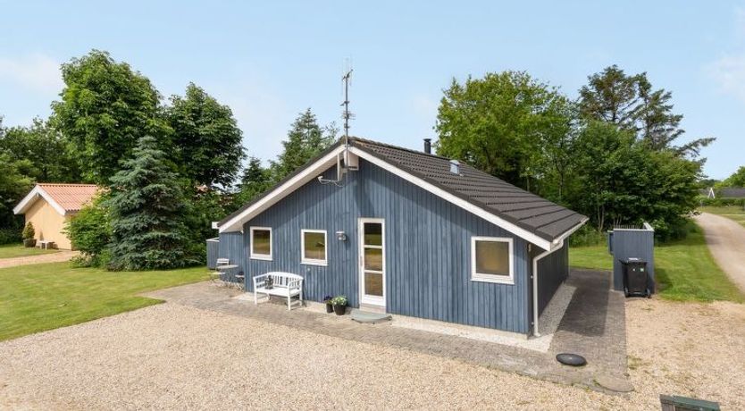 Photo of "Jarik" - 1.2km to the fjord