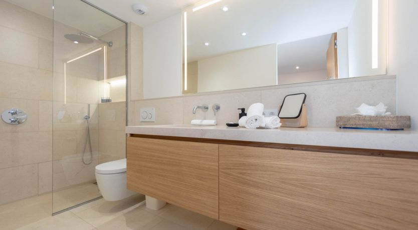 Photo of Brilliant Sea