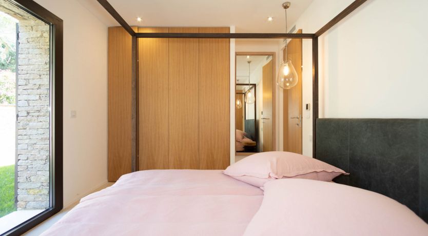 Photo of Brilliant Sea