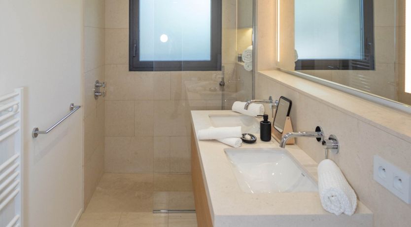 Photo of Brilliant Sea