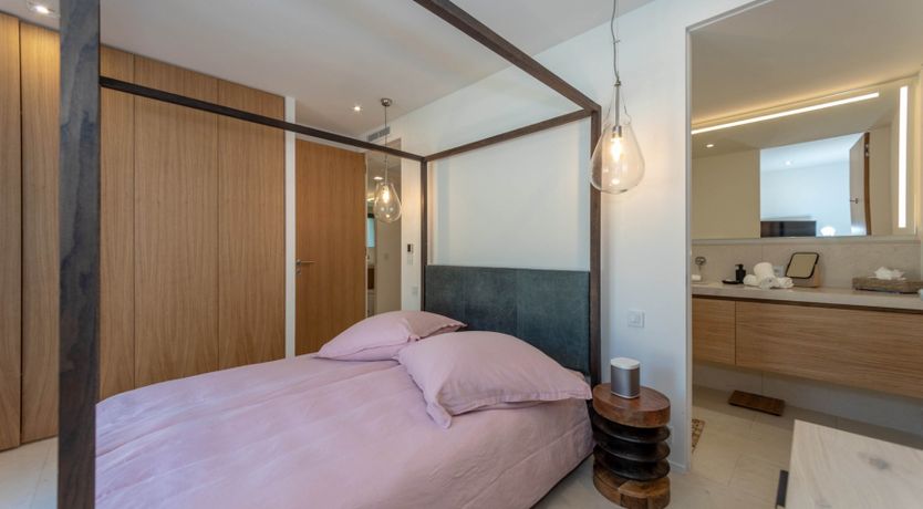 Photo of Brilliant Sea