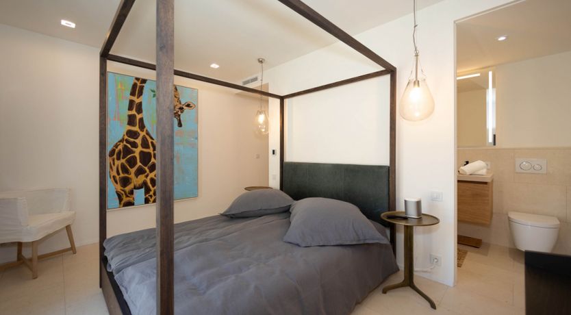 Photo of Brilliant Sea