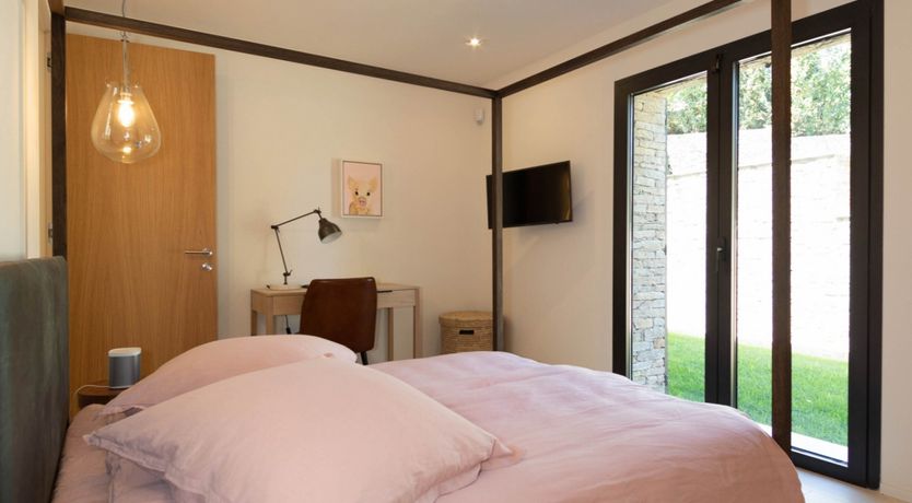 Photo of Brilliant Sea