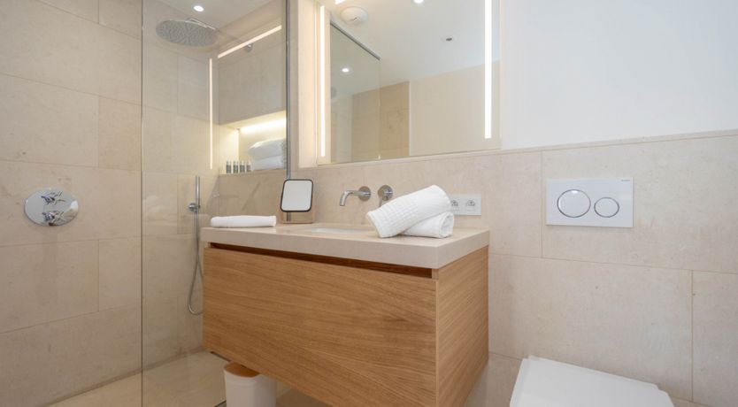 Photo of Brilliant Sea