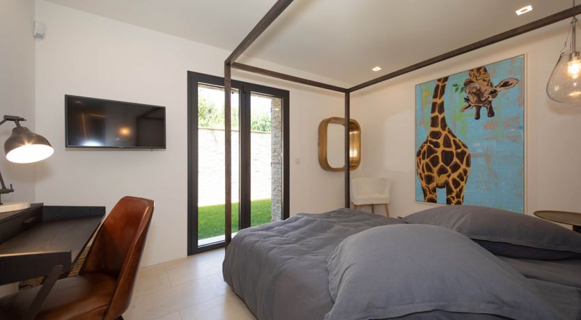 Photo of Brilliant Sea