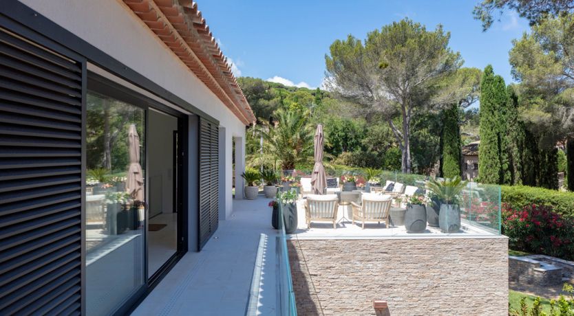 Photo of Brilliant Sea