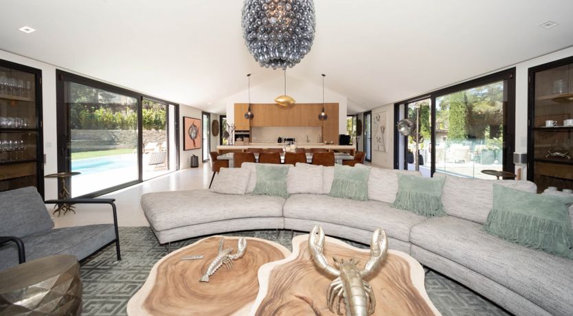 Photo of Brilliant Sea