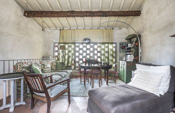 Tuscan Olives & Cypresses Holiday Home