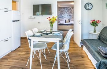Adelsberg Inn Apartment 2 Holiday Home