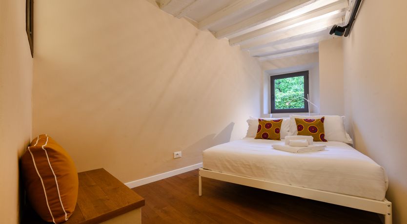 Photo of Florentine Echo