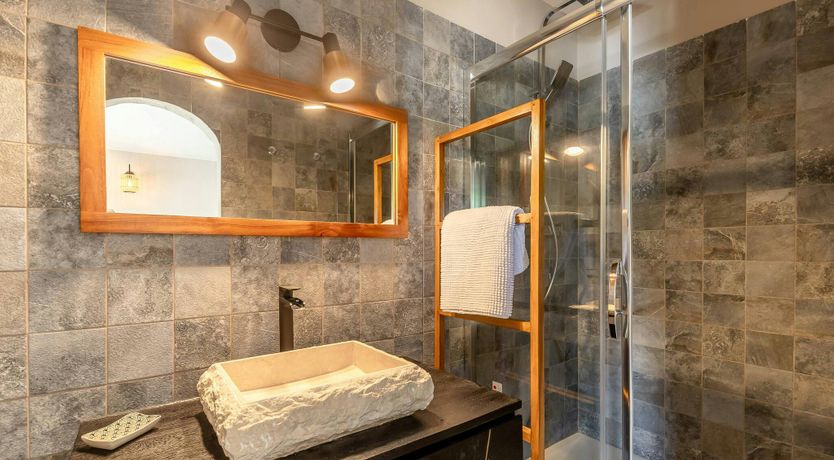 Photo of Postcard Farmhouse