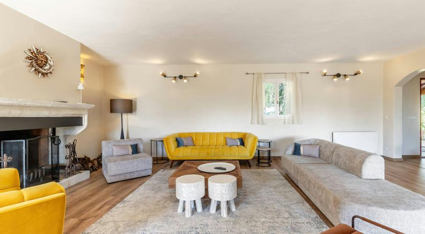 Photo of Postcard Farmhouse