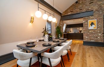 Covent Garden Heights Holiday Home