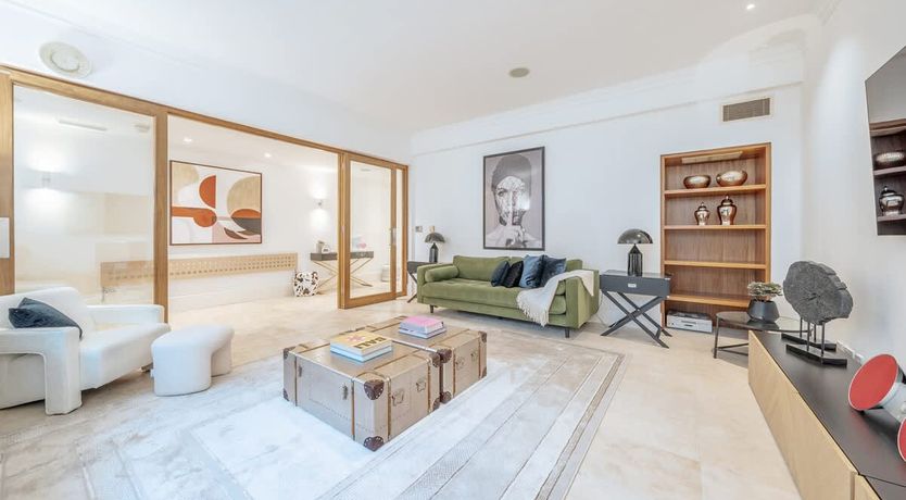 Photo of Grand & Noble