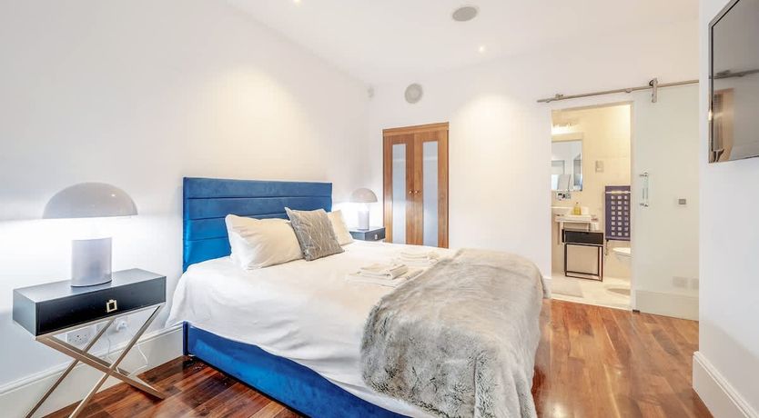 Photo of Grand & Noble