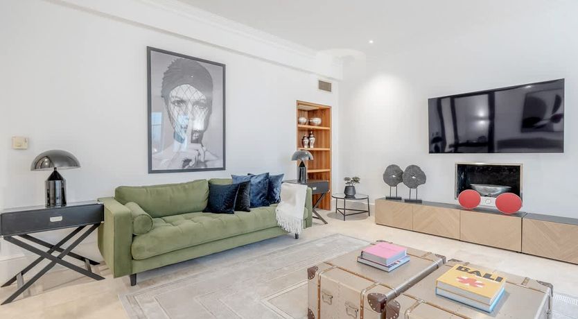 Photo of Grand & Noble