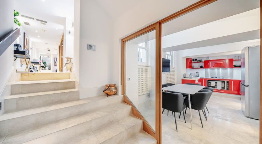 Photo of Grand & Noble