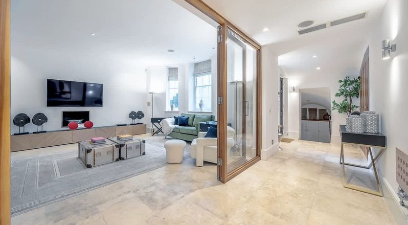 Photo of Grand & Noble