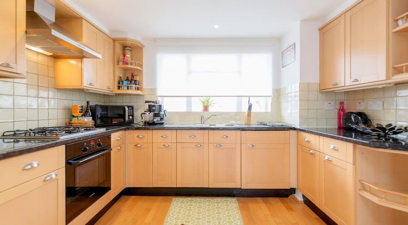 Photo of Holland Park View