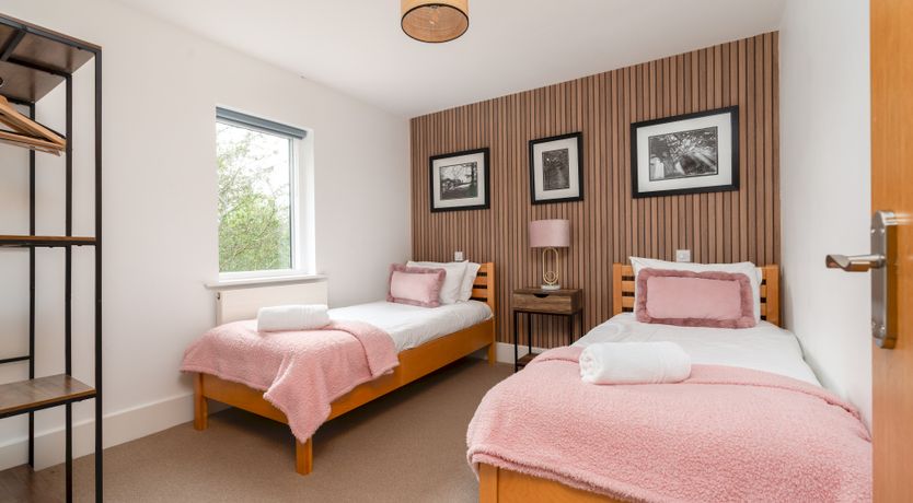 Photo of Lakeside Soak