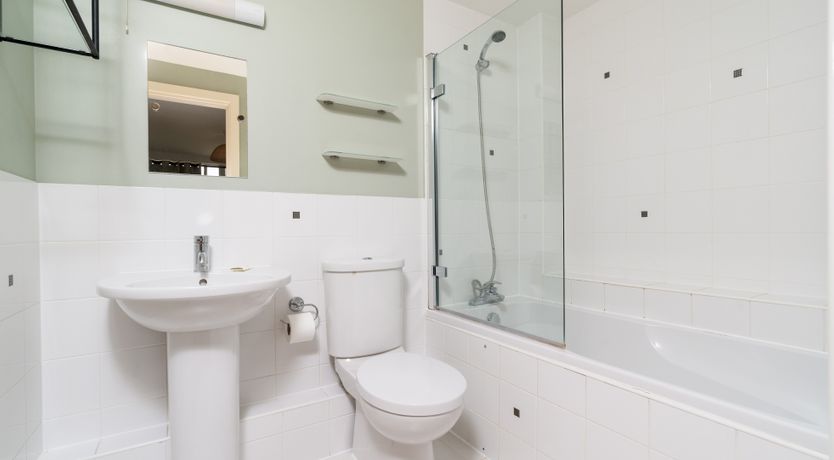 Photo of Lakeside Soak