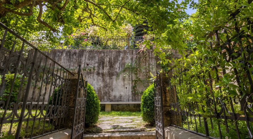 Photo of A Tuscan Flair