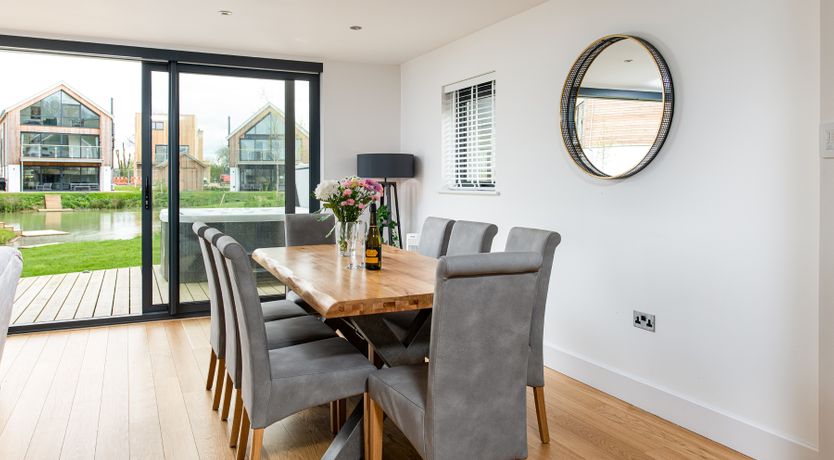 Photo of Red Robin Nest