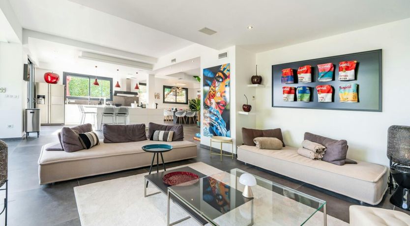 Photo of Azure & Vert