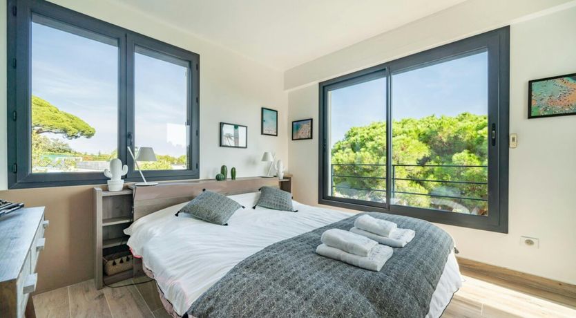 Photo of Azure & Vert