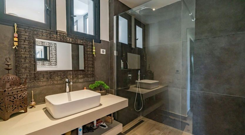 Photo of Azure & Vert