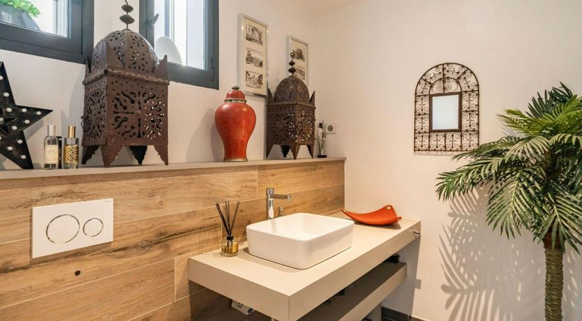 Photo of Azure & Vert