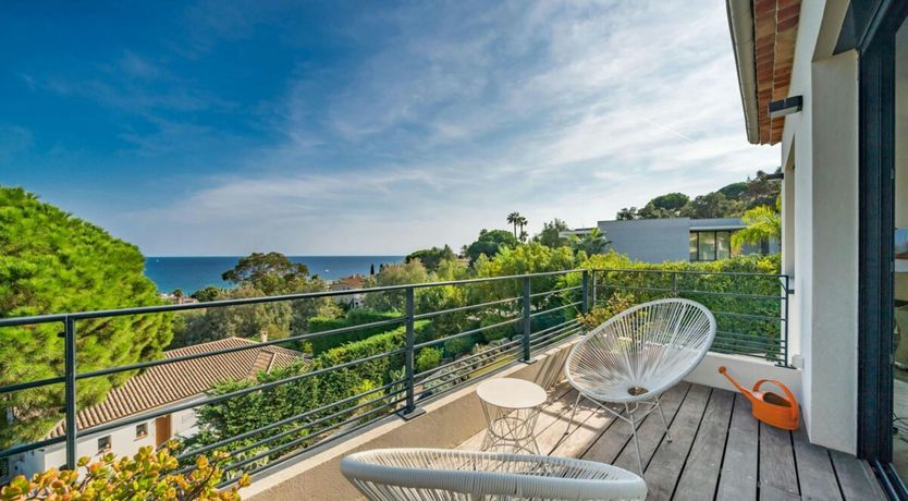 Photo of Azure & Vert