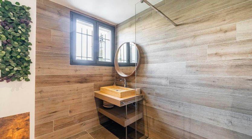 Photo of Azure & Vert