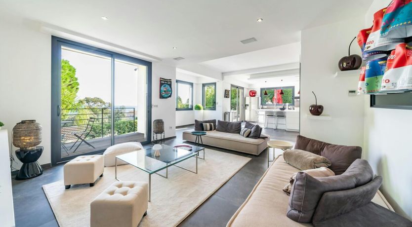 Photo of Azure & Vert