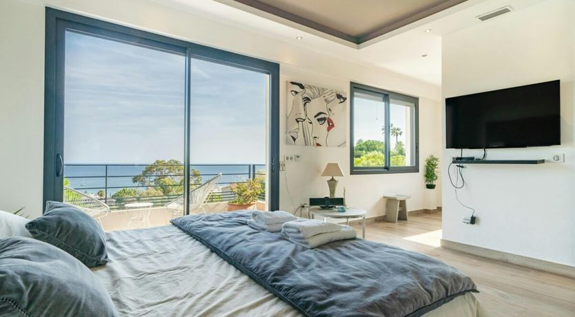 Photo of Azure & Vert