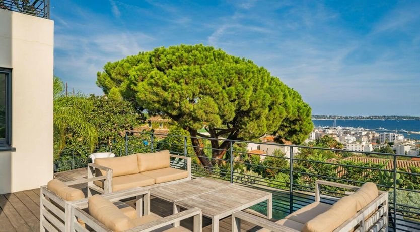 Photo of Azure & Vert