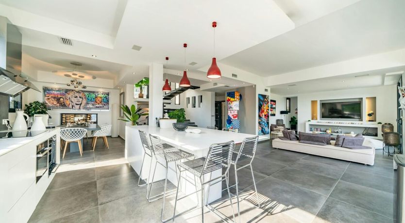 Photo of Azure & Vert