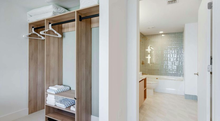 Photo of Downtown Splendour